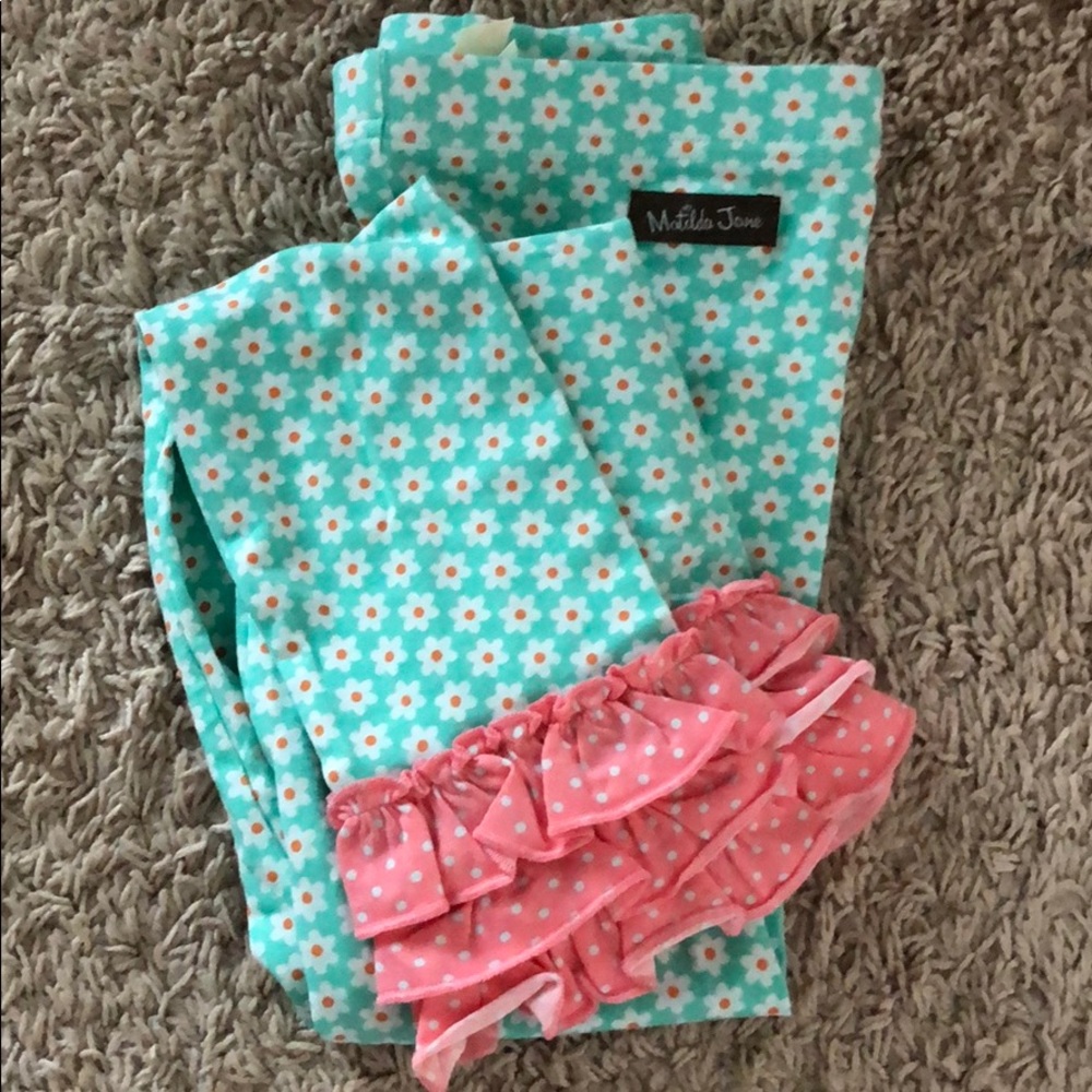 Matilda Jane ruffle leggings.
